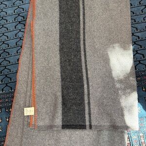 Like NEW 100% Wool Woolrich Throw